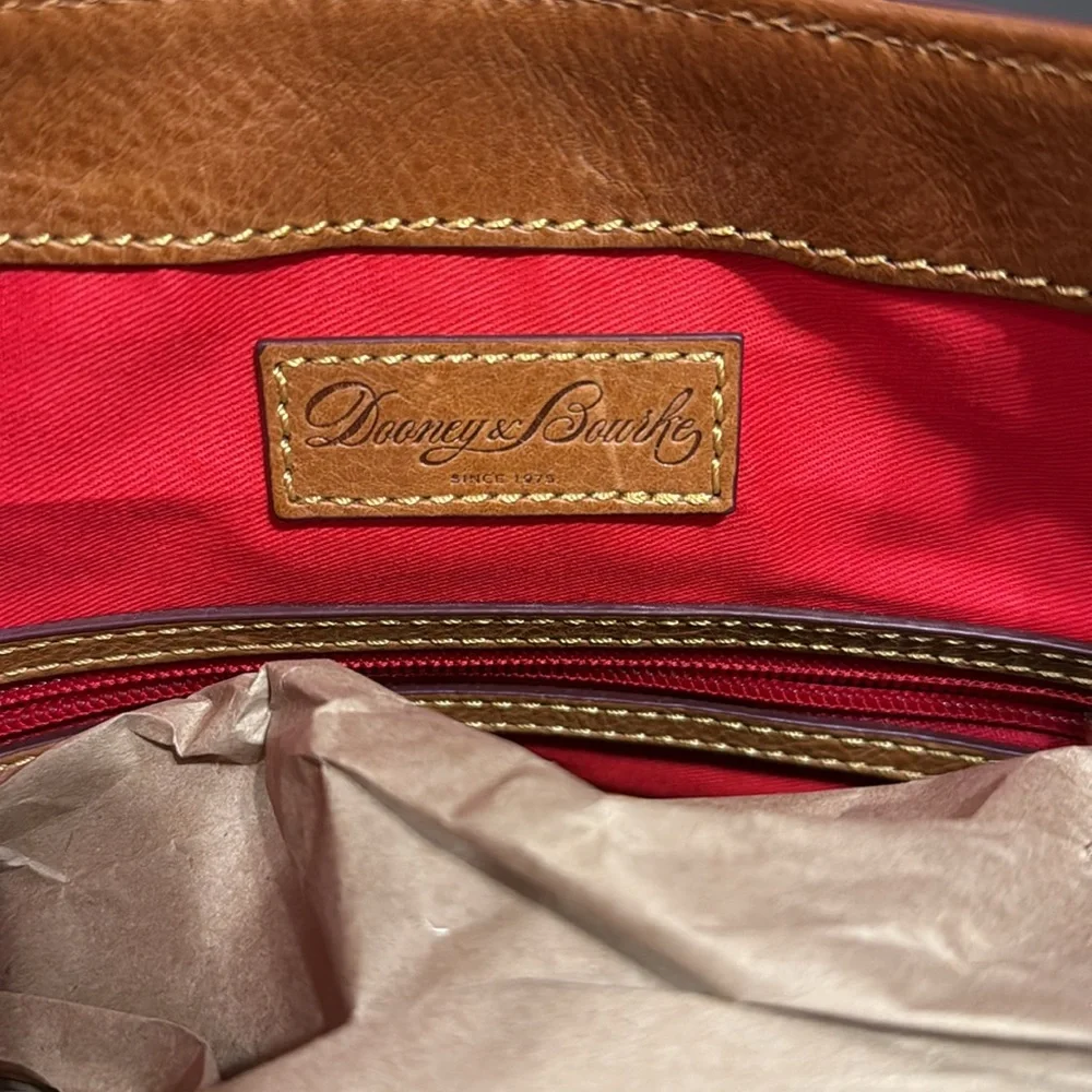 Dooney and Bourke Disney Passport Hobo Satchel - Rare find - Picture 9 of 11